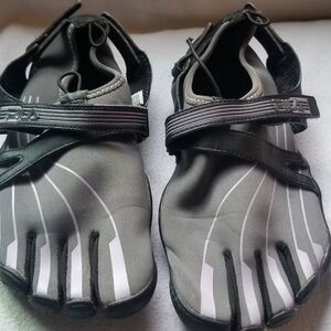 Fila Womens Skele-toes Size 11 Medium